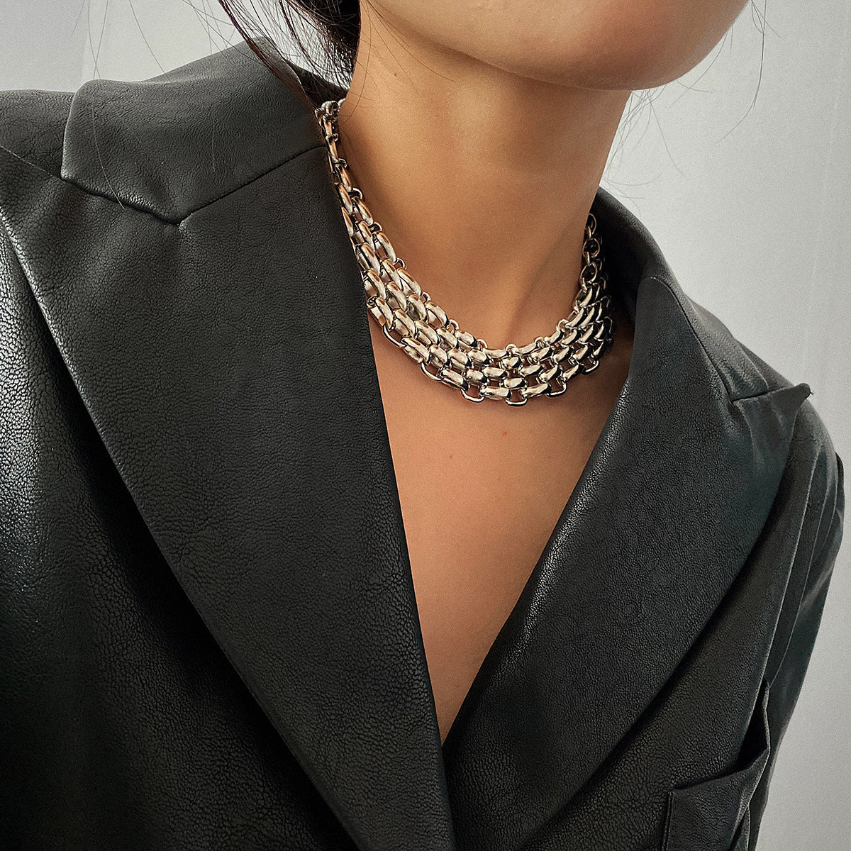 Retro Simple Metal Sweater Chain Necklace